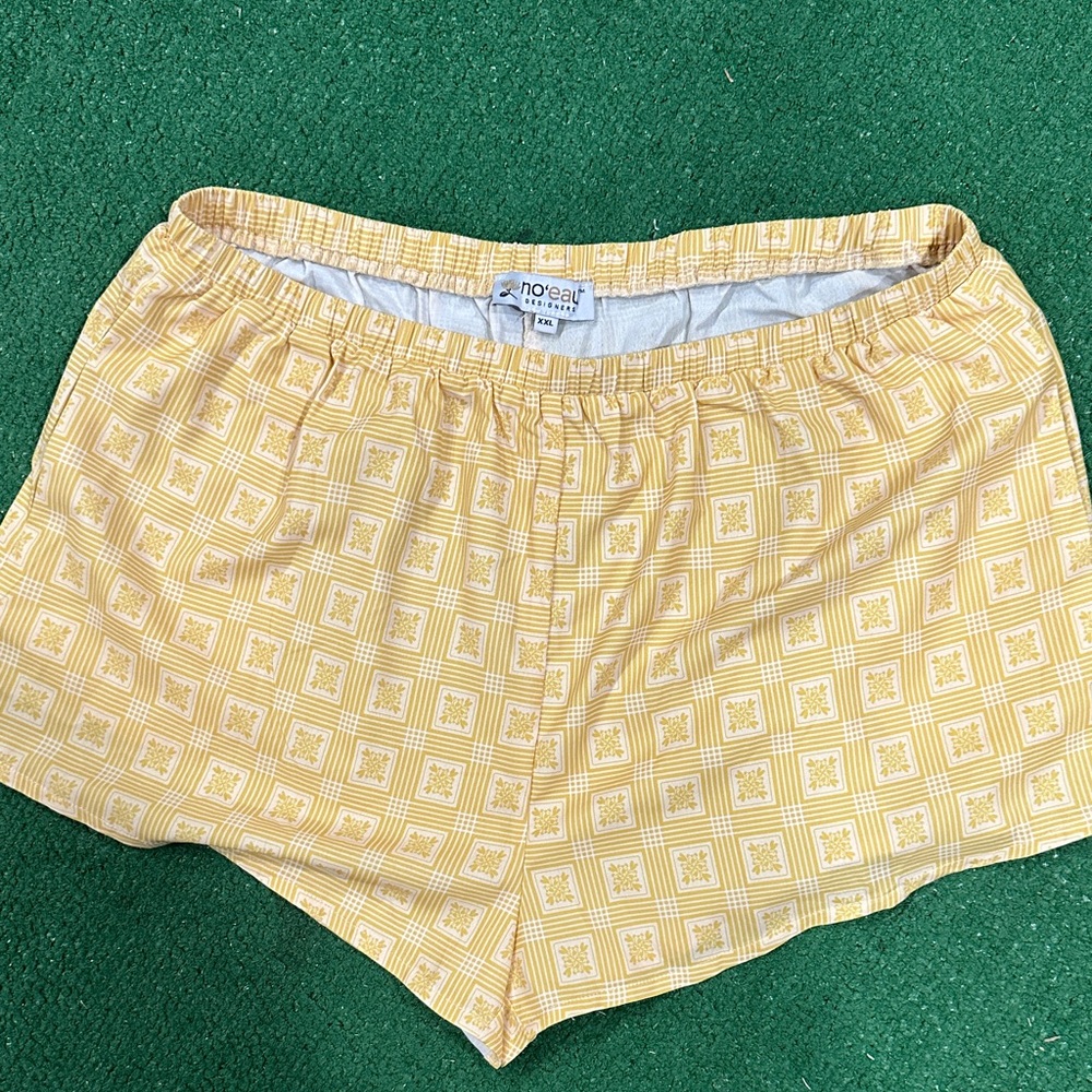 No’eau Palaka Women's Shorts yellow